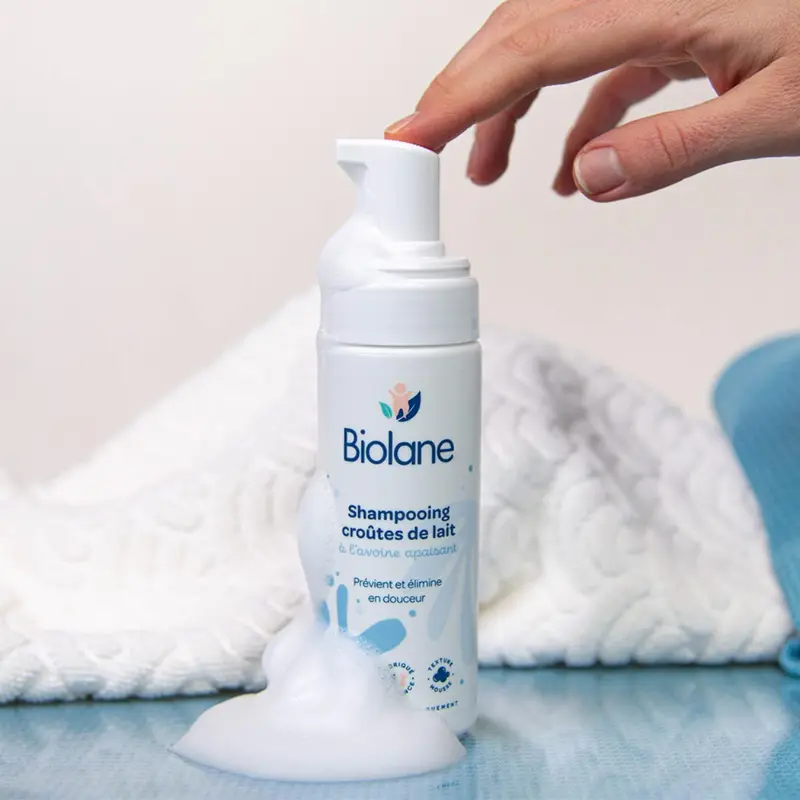 BIOLANE Shampoing Bébé Croûtes de Lait 150ml Traitement Doux et Apaisant