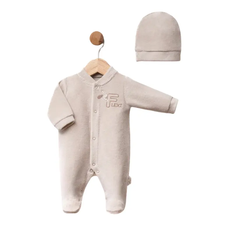 Ensemble grenouillère bébé en velours avec bonnet