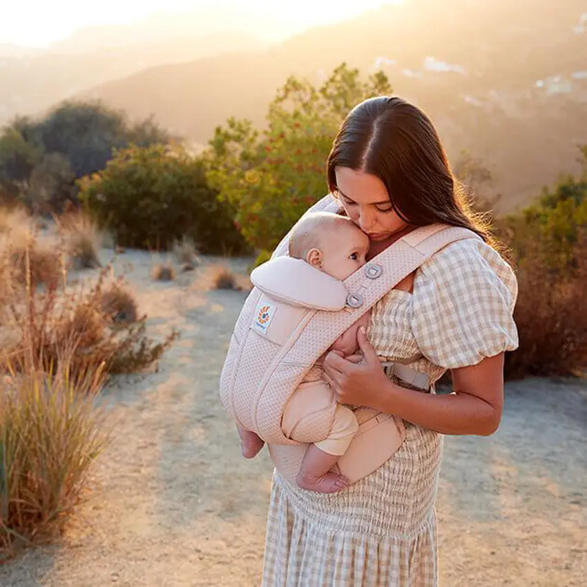 Porte-bébé Ergobaby Omni Breeze Rose