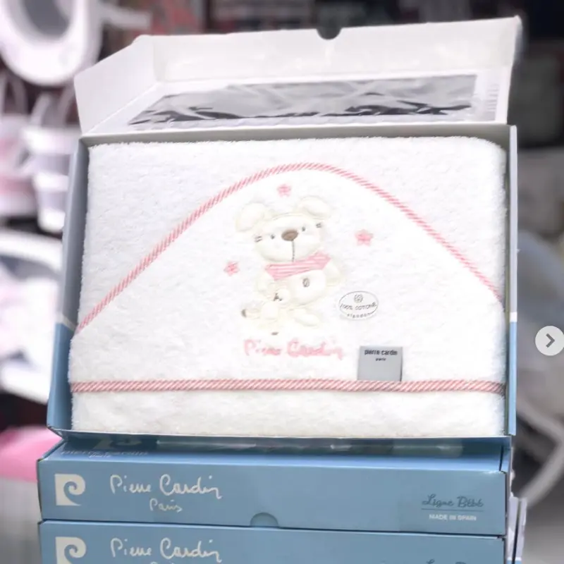 Serviette de bain à capuche Lapin Rose – Pierre Cardin